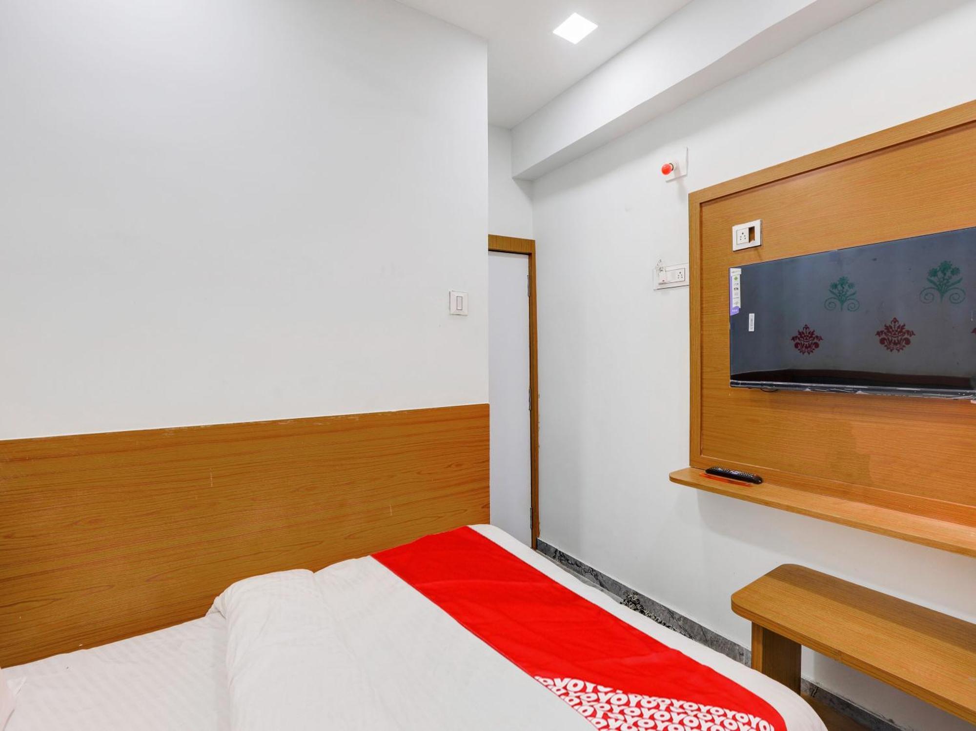 Hotel O Green City Surat Exterior photo